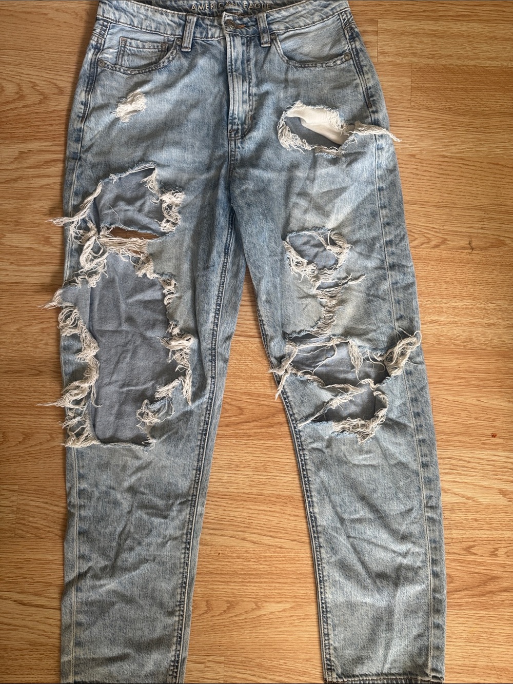 American Eagle Outfitters Light Blue Ripped Mom Jeans